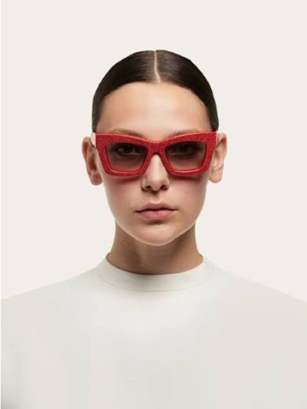 Salvatore Ferragamo Red Crystal Cat-Eye Sunglasses - Picture 4 of 4